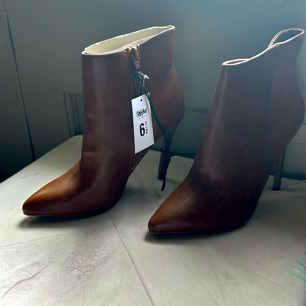 Booties - Heels - Cogniac Brown